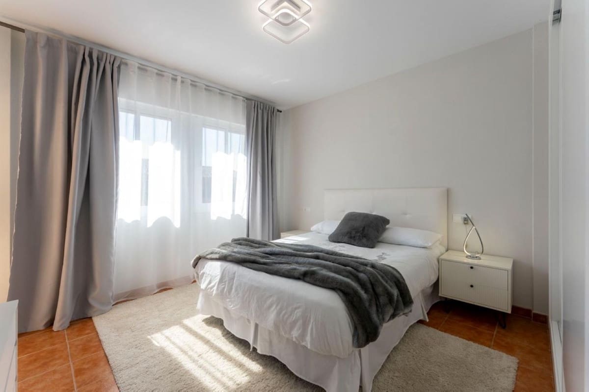 3 makuuhuone Paritalo myytävänä paikassa Artola mukana uima-altaan - 765 000 € (Ref: 9657908)