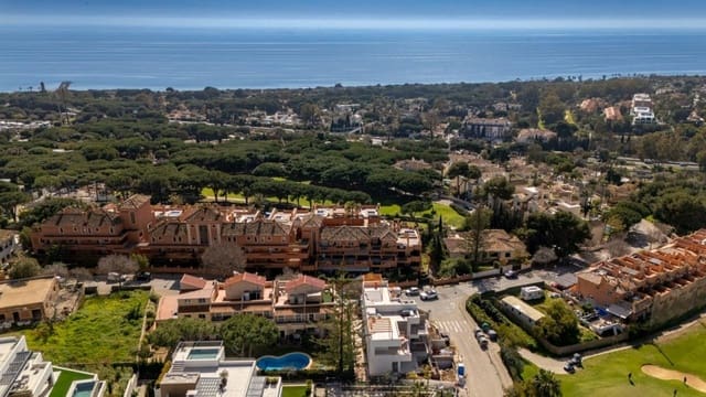 3 soverom Kjedet enebolig til salgs i Artola, Marbella med svømmebasseng - € 765 000 (Ref: 9657908)