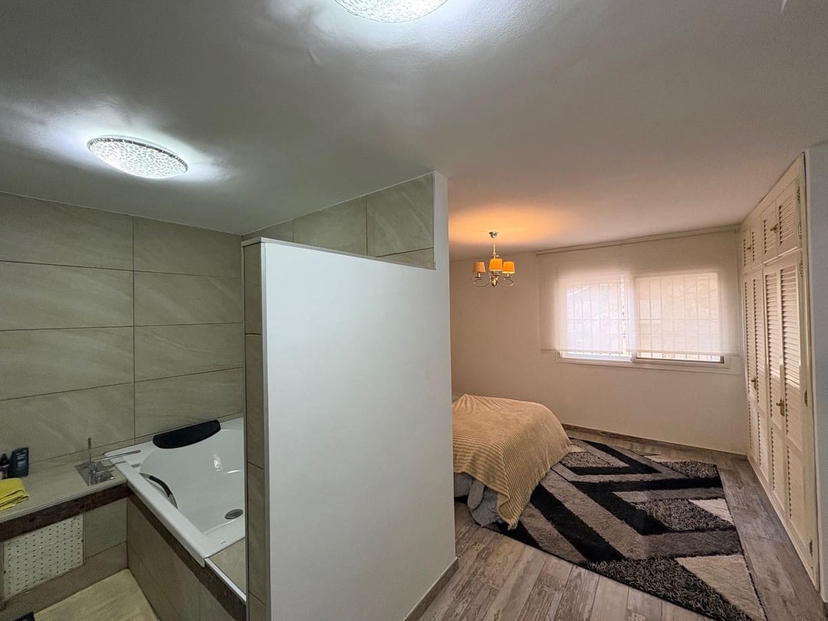 3 chambre Maison de Ville à vendre à Estepona avec piscine - 698 000 € (Ref: 9665936)