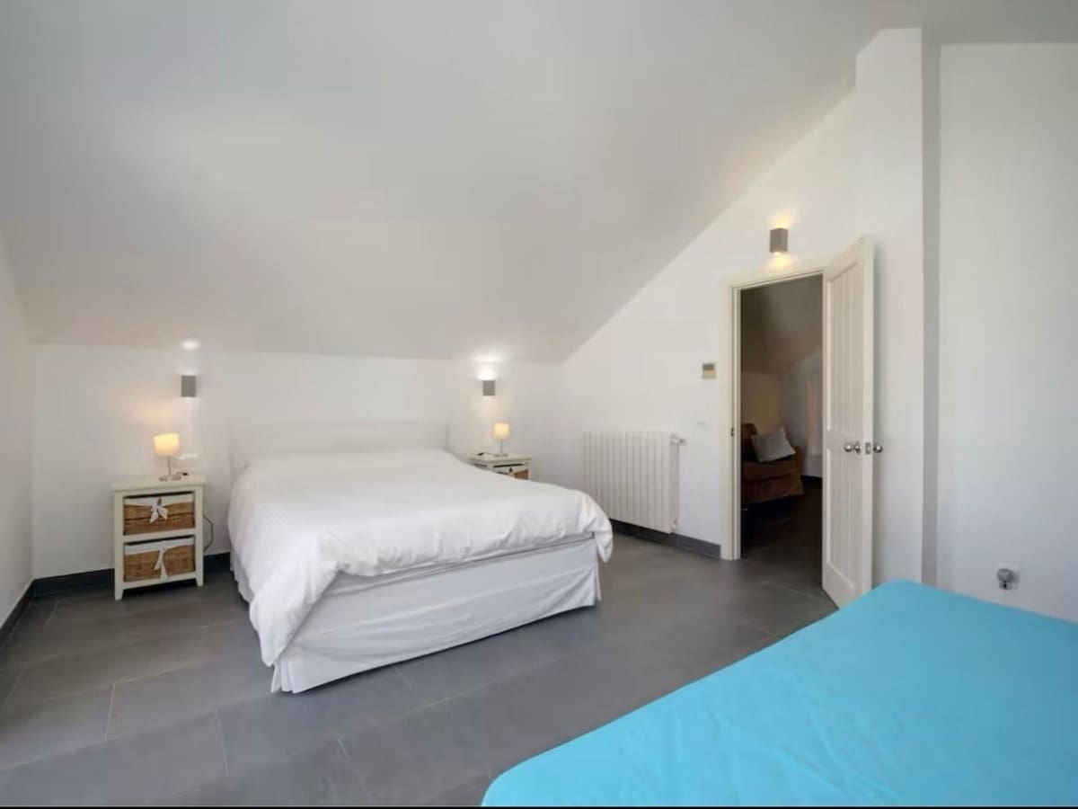 6 bedroom Villa for sale in Manilva with pool garage - € 2,500,000 (Ref: 9677908)