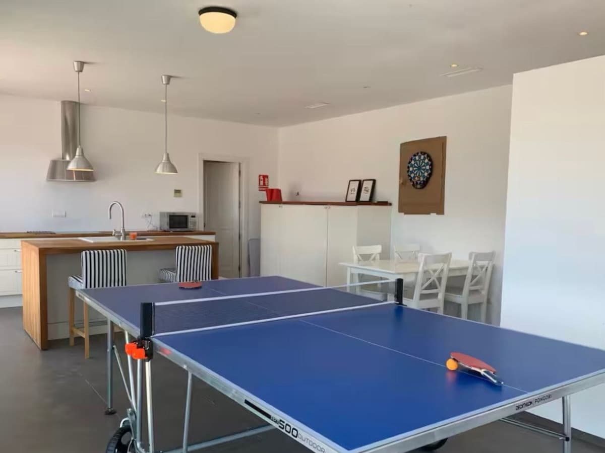 6 bedroom Villa for sale in Manilva with pool garage - € 2,500,000 (Ref: 9677908)