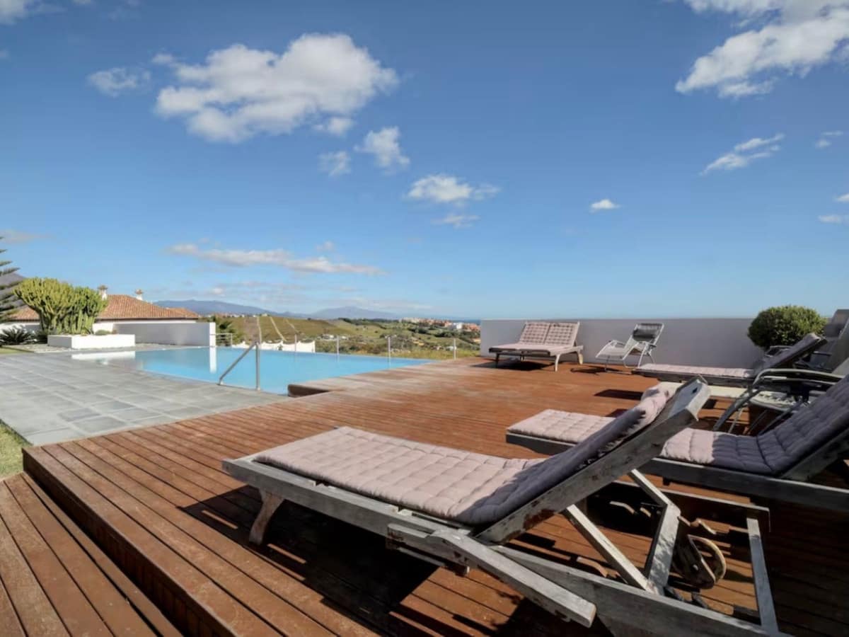 Chalet de 6 habitaciones en Manilva en venta con piscina garaje - 2.500.000 € (Ref: 9677908)