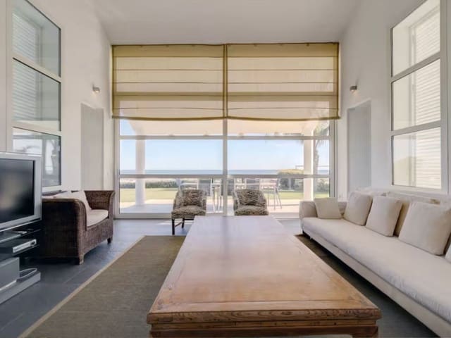 Chalet de 6 habitaciones en Manilva en venta con piscina garaje - 2.975.000 € (Ref: 9677908)