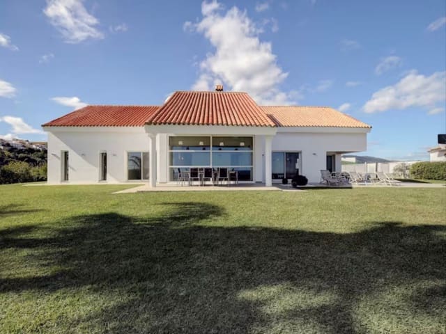 Chalet de 6 habitaciones en Manilva en venta con piscina garaje - 2.975.000 € (Ref: 9677908)