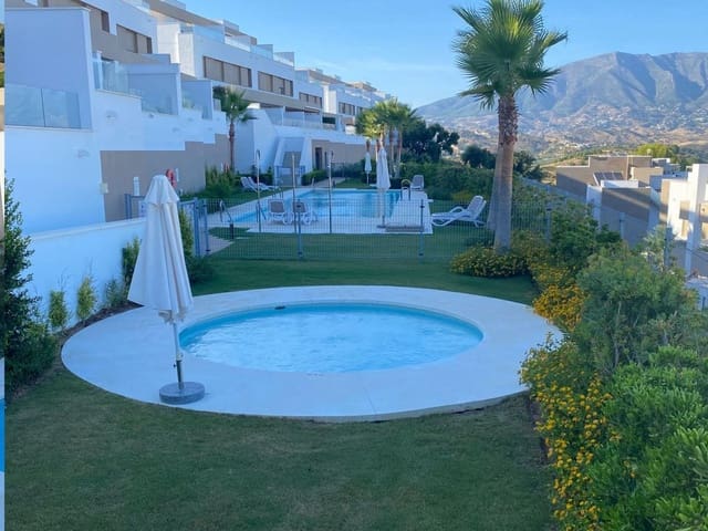3 soveværelse Byhus til leje i Mijas med swimmingpool garage - € 3.300 (Ref: 9730712)
