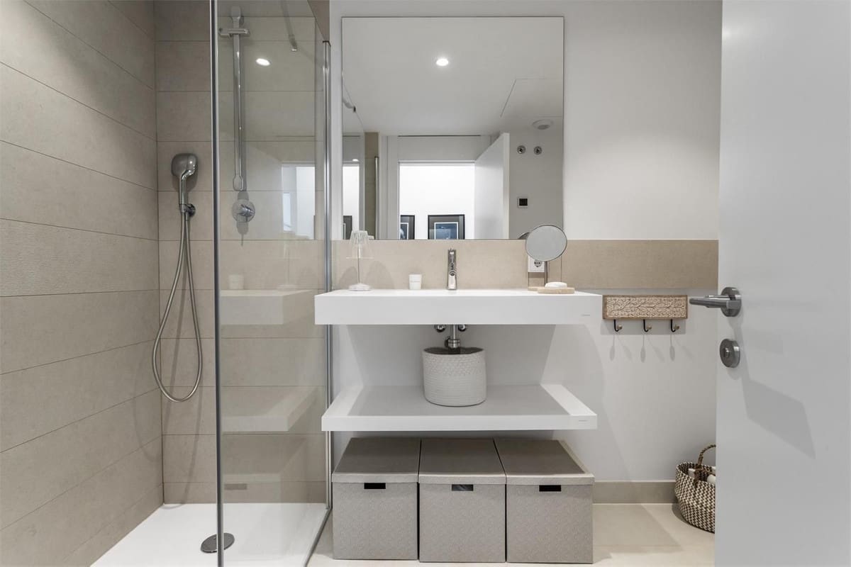 2 soverom Leilighet til salgs i Fuengirola med svømmebasseng garasje - € 745 000 (Ref: 9772695)