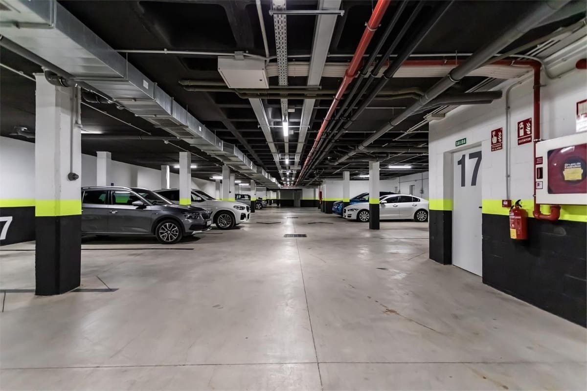 2 soverom Leilighet til salgs i Fuengirola med svømmebasseng garasje - € 745 000 (Ref: 9772695)