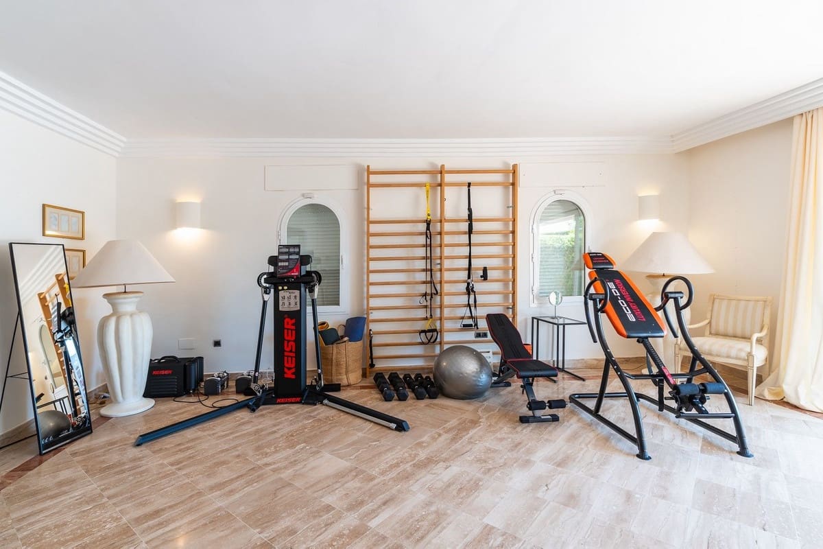 Chalet de 5 habitaciones en Benahavís en venta con piscina garaje - 4.499.000 € (Ref: 9782153)