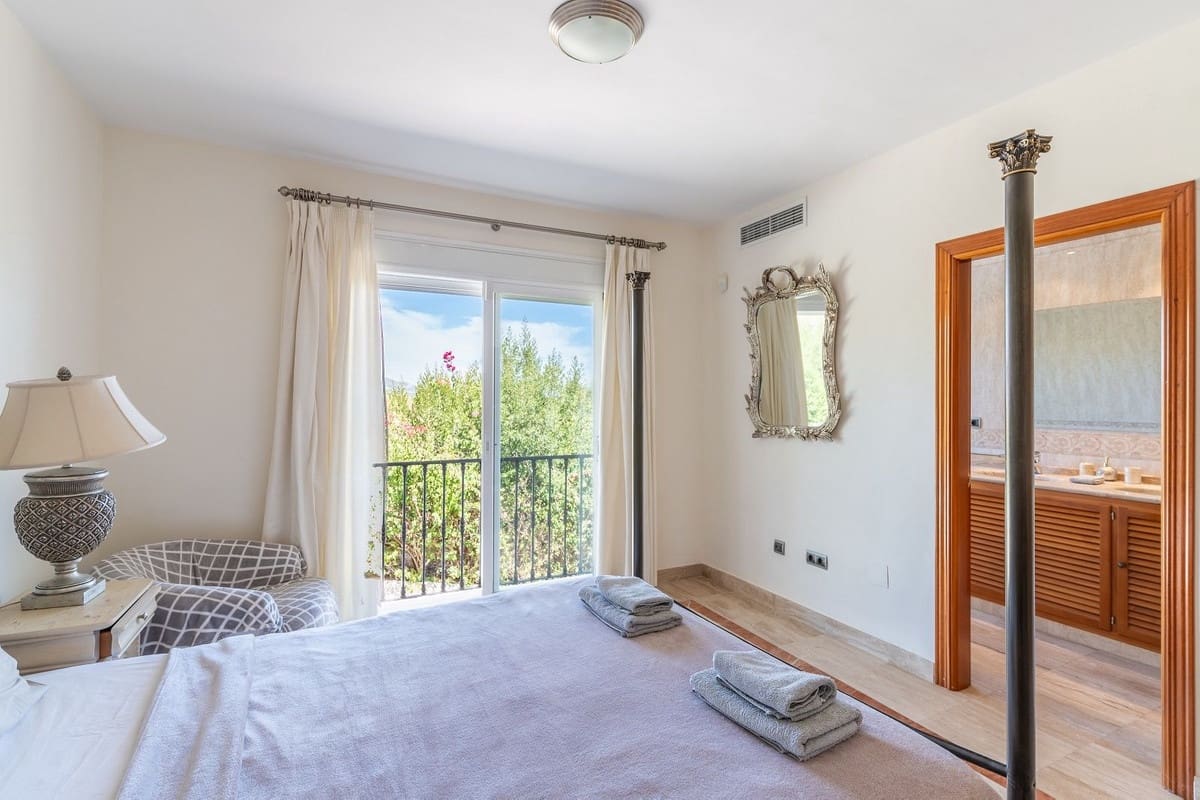 Chalet de 5 habitaciones en Benahavís en venta con piscina garaje - 4.499.000 € (Ref: 9782153)