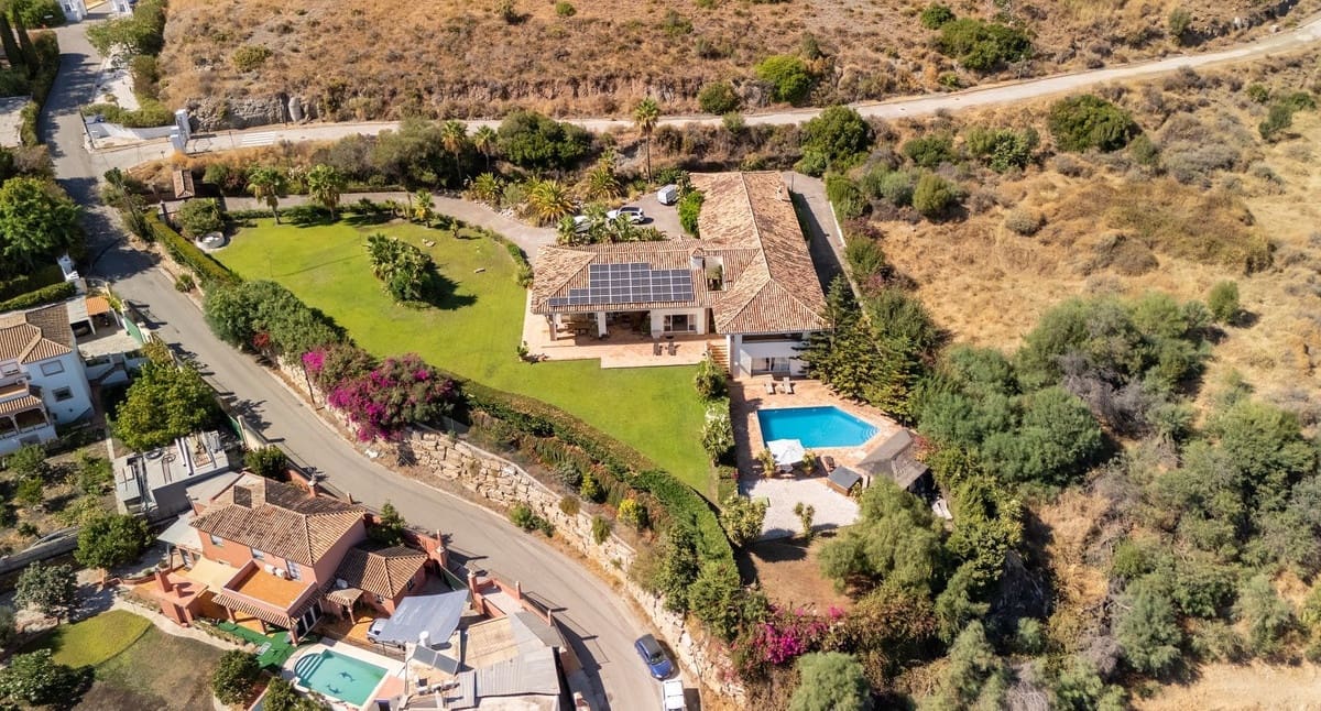 Chalet de 5 habitaciones en Benahavís en venta con piscina garaje - 4.499.000 € (Ref: 9782153)