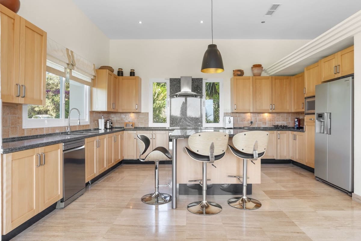5 sypialnia Willa na sprzedaż w Benahavis z basenem garażem - 4 499 000 € (Ref: 9782153)