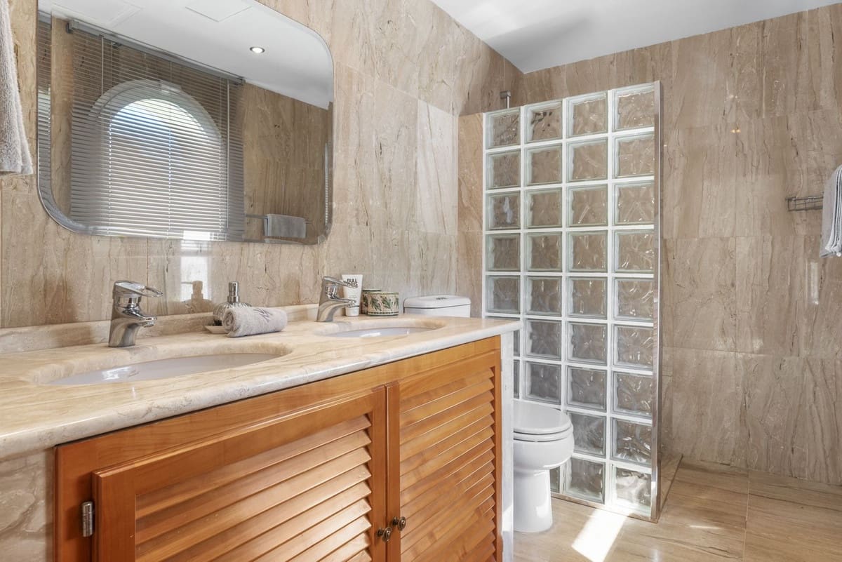 5 sypialnia Willa na sprzedaż w Benahavis z basenem garażem - 4 499 000 € (Ref: 9782153)