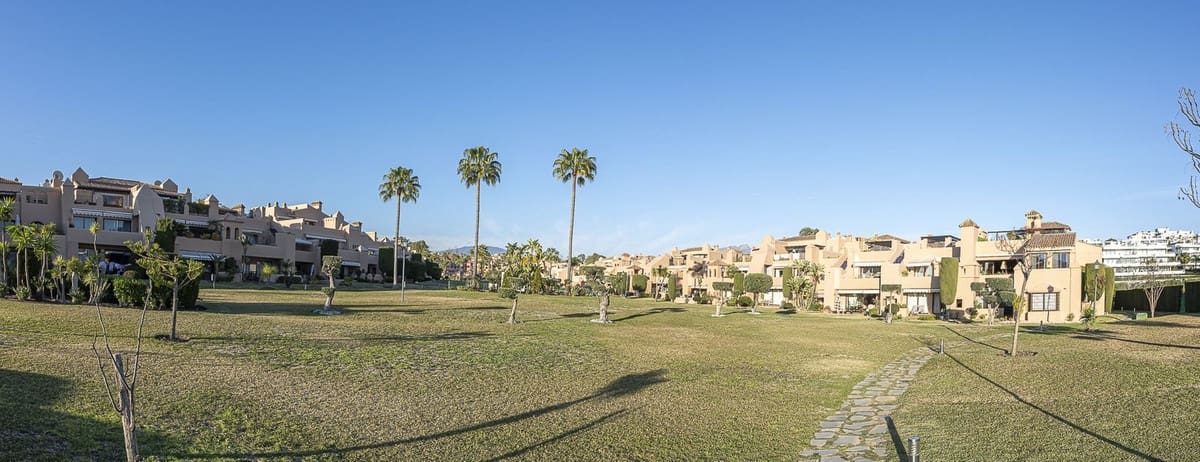 3 sypialnia Apartament na sprzedaż w Estepona z basenem - 798 000 € (Ref: 9782352)