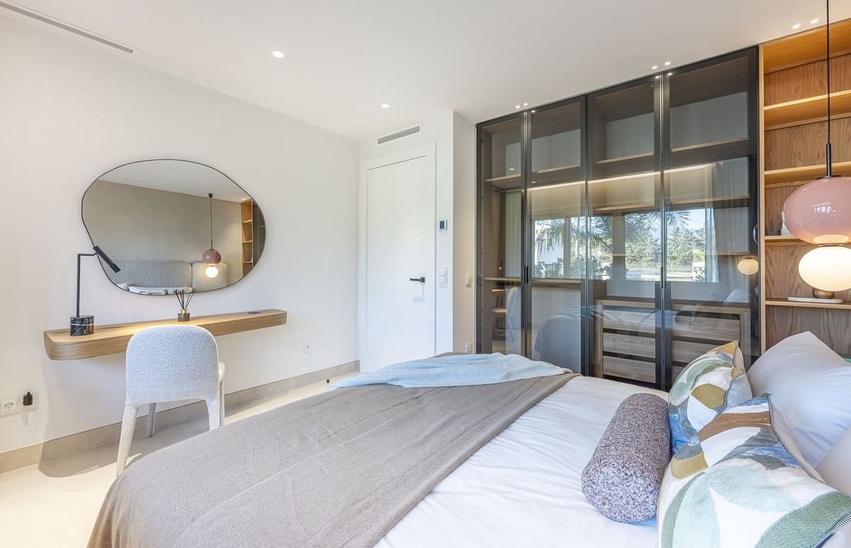 3 chambre Appartement à vendre à Estepona avec piscine garage - 1 895 000 € (Ref: 9787976)