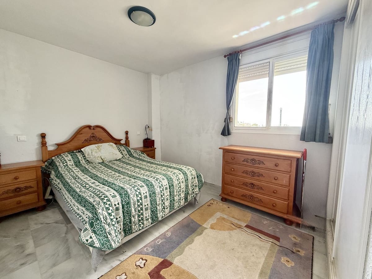 3 soverom Leilighet til salgs i Riviera del Sol med svømmebasseng - € 299 995 (Ref: 9821593)