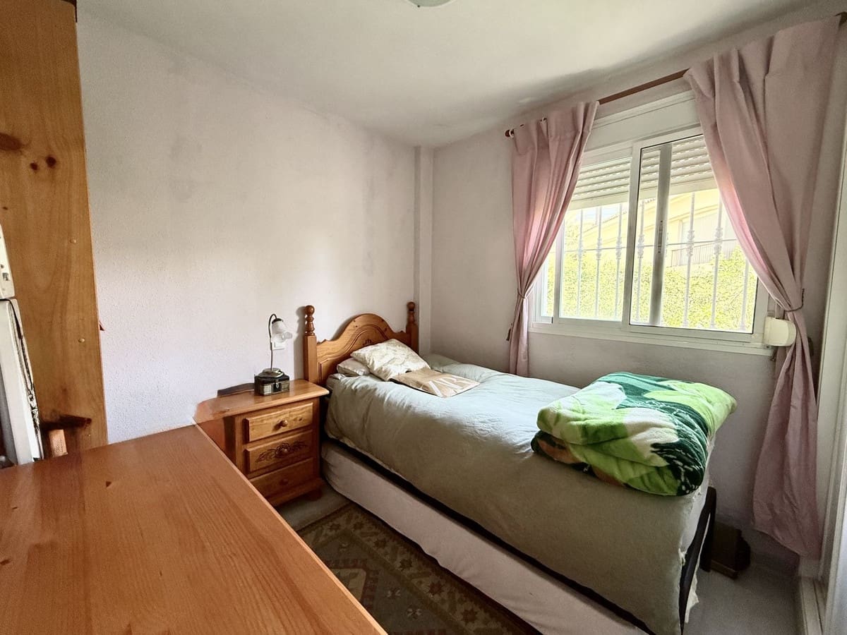3 soverom Leilighet til salgs i Riviera del Sol med svømmebasseng - € 299 995 (Ref: 9821593)