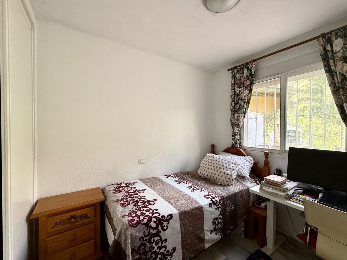 3 soverom Leilighet til salgs i Riviera del Sol med svømmebasseng - € 299 995 (Ref: 9821593)