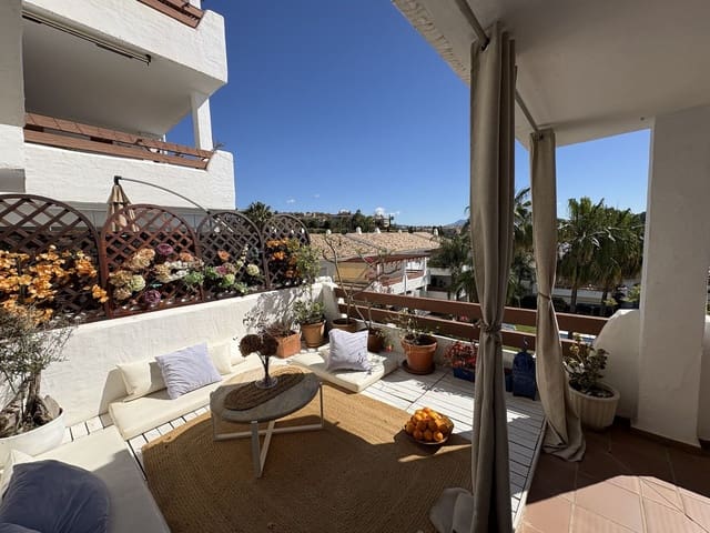 2 chambre Appartement à vendre à Selwo, Estepona avec piscine garage - 349 000 € (Ref: 9839951)