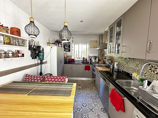 3 Zimmer Haus zu verkaufen in Marbella mit Pool - 789.000 € (Ref: 9861531)