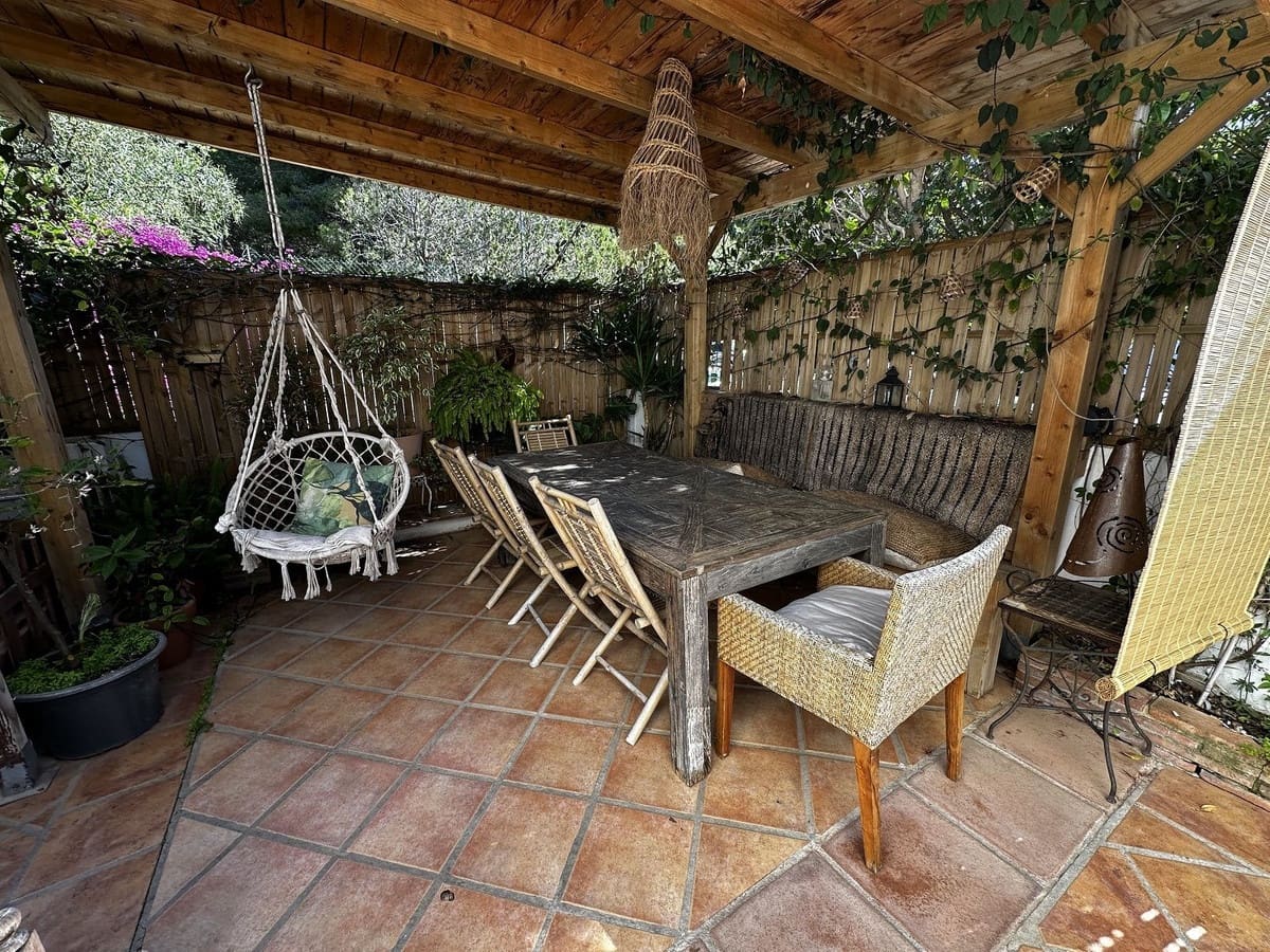 3 bedroom Townhouse for sale in Marbella with pool - € 789,000 (Ref: 9861531)