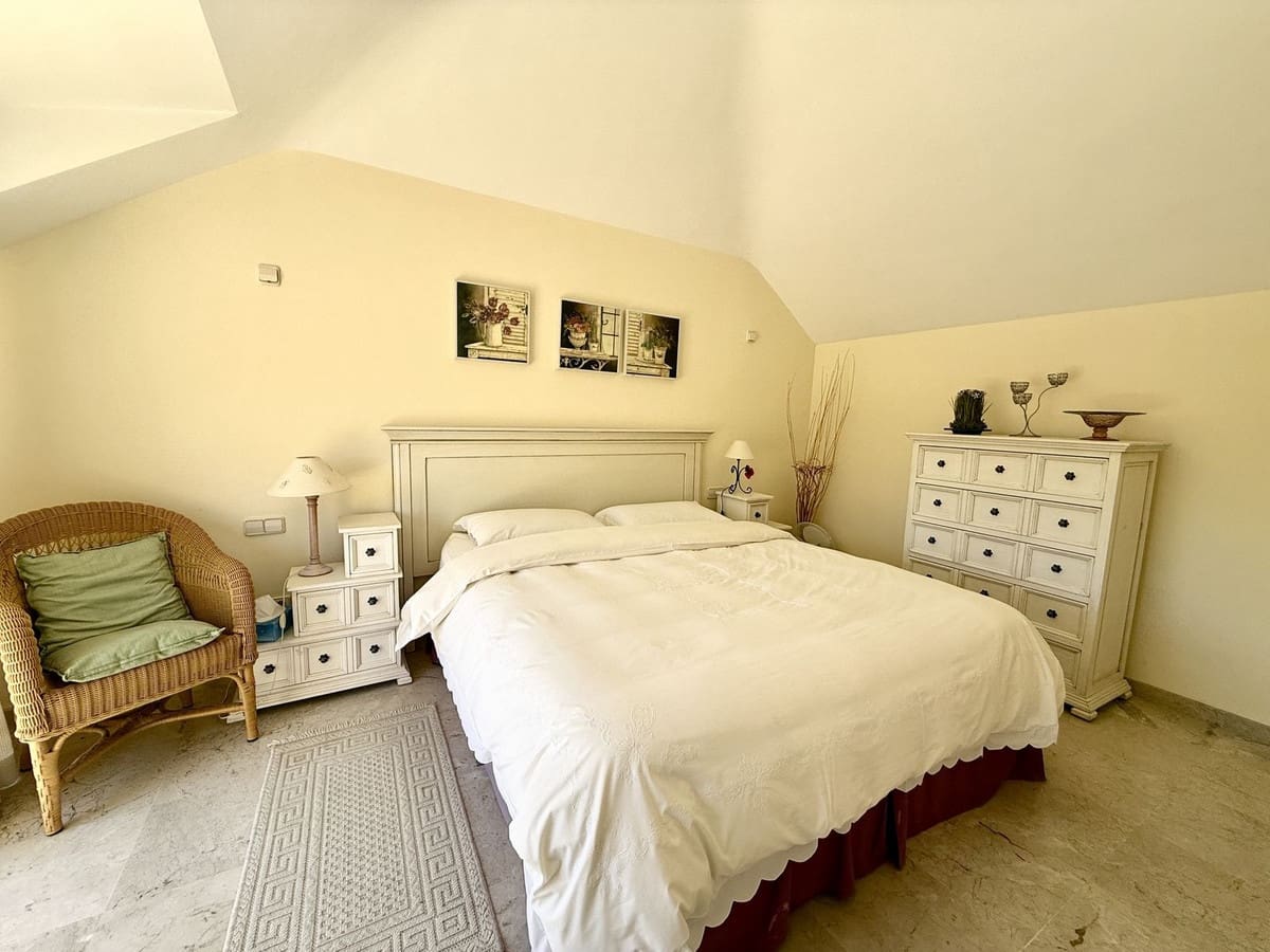 3 soveværelse Penthouse til salg i Rio Real med swimmingpool garage - € 749.000 (Ref: 9891066)
