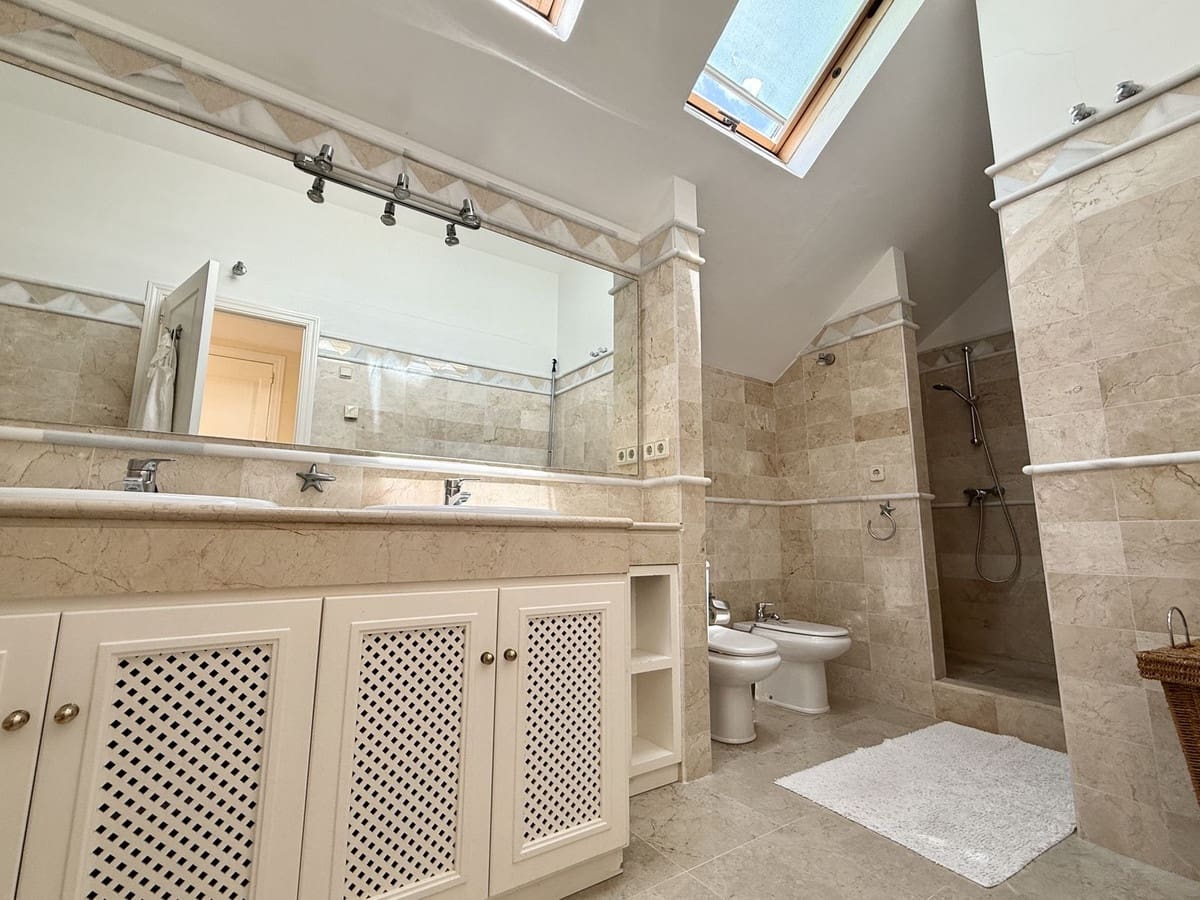 3 soveværelse Penthouse til salg i Rio Real med swimmingpool garage - € 749.000 (Ref: 9891066)