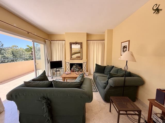 3 soveværelse Penthouse til salg i Río Real, Marbella med swimmingpool garage - € 749.000 (Ref: 9891066)