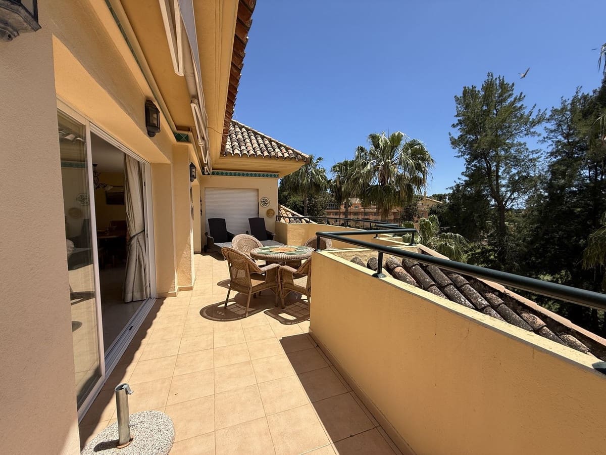 3 soveværelse Penthouse til salg i Rio Real med swimmingpool garage - € 749.000 (Ref: 9891066)