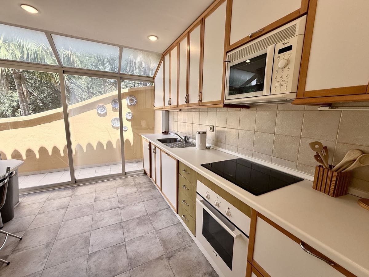 3 soveværelse Penthouse til salg i Rio Real med swimmingpool garage - € 749.000 (Ref: 9891066)