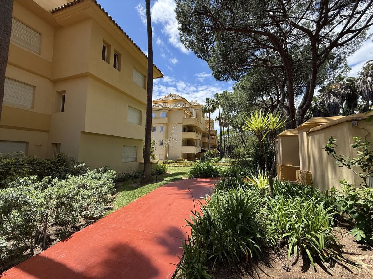 3 soveværelse Penthouse til salg i Rio Real med swimmingpool garage - € 749.000 (Ref: 9891066)