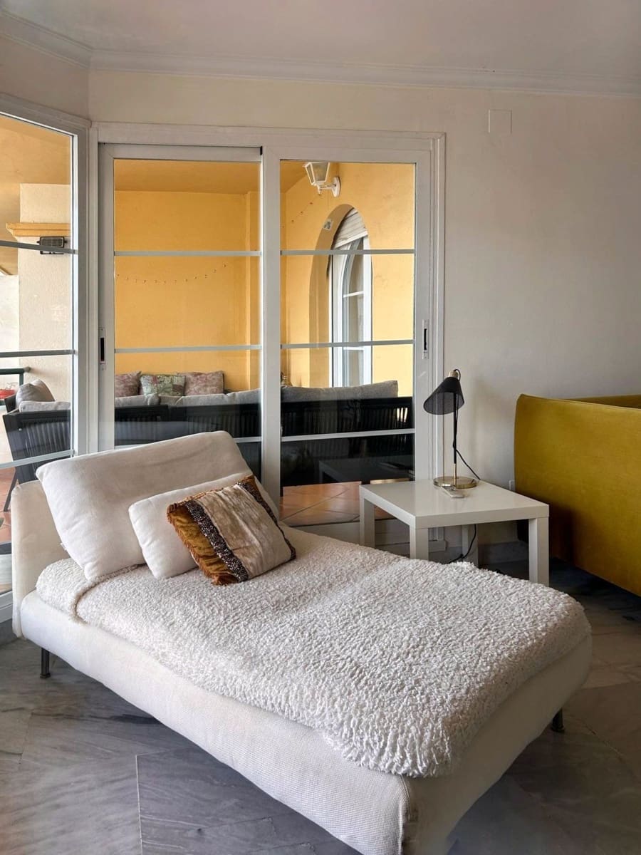 2 Zimmer Apartment zu verkaufen in Nueva Andalucia mit Pool Garage - 460.000 € (Ref: 9891490)