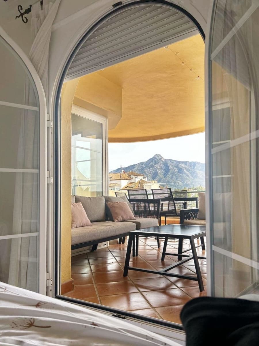 2 Zimmer Apartment zu verkaufen in Nueva Andalucia mit Pool Garage - 460.000 € (Ref: 9891490)
