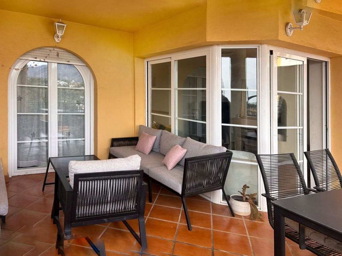 2 Zimmer Apartment zu verkaufen in Nueva Andalucia mit Pool Garage - 460.000 € (Ref: 9891490)