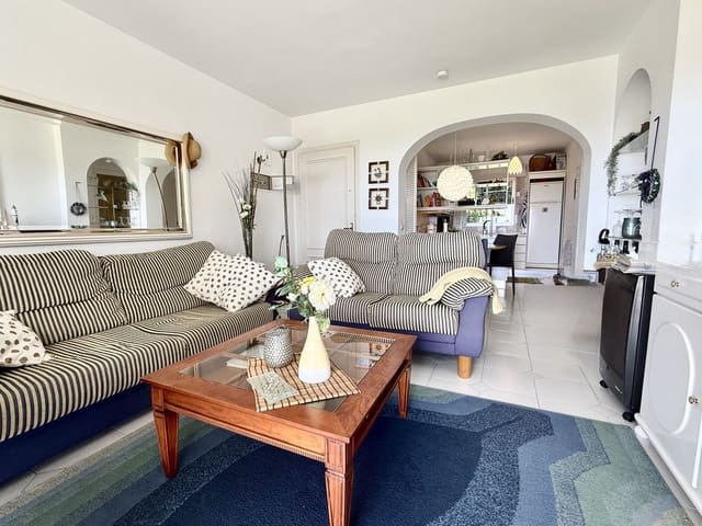 2 soverom Leilighet til salgs i Miraflores, Málaga by med svømmebasseng garasje - € 365 000 (Ref: 9911854)
