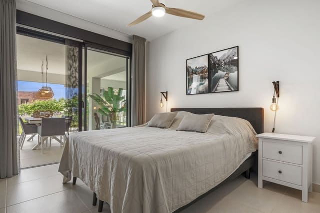 2 soverom Leilighet til salgs i Estepona Golf, Estepona med svømmebasseng garasje - € 495 000 (Ref: 9919209)