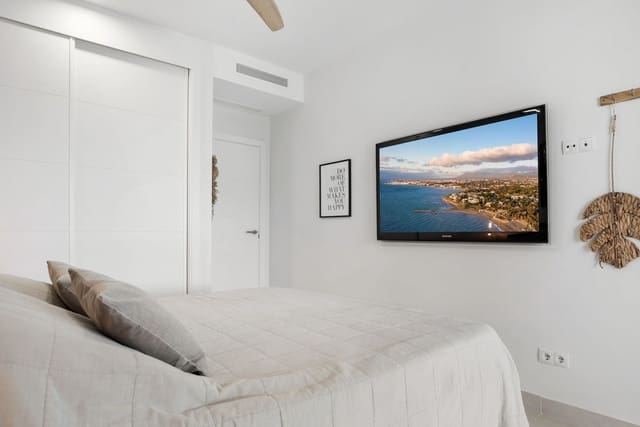 2 soverom Leilighet til salgs i Estepona Golf, Estepona med svømmebasseng garasje - € 495 000 (Ref: 9919209)