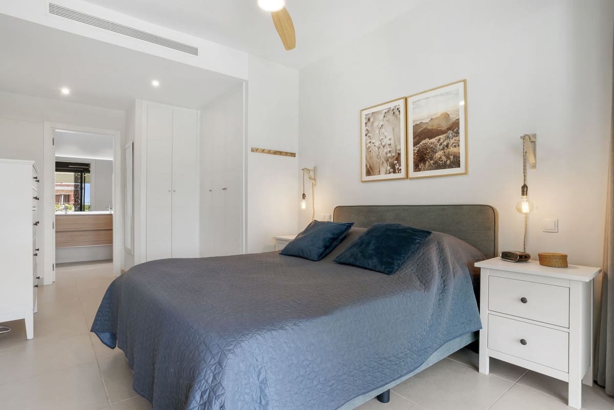 2 soverom Leilighet til salgs i Estepona med svømmebasseng garasje - € 495 000 (Ref: 9919209)