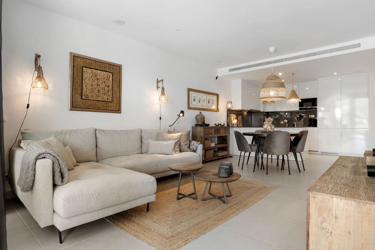 2 soverom Leilighet til salgs i Estepona med svømmebasseng garasje - € 495 000 (Ref: 9919209)