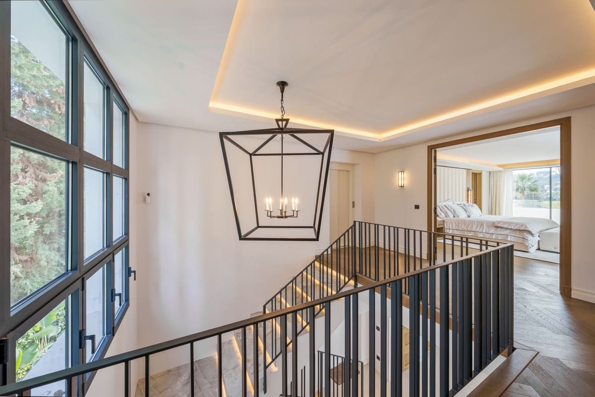 5 makuuhuone Huvila myytävänä paikassa Nueva Andalucia mukana uima-altaan - 7 800 000 € (Ref: 9964432)