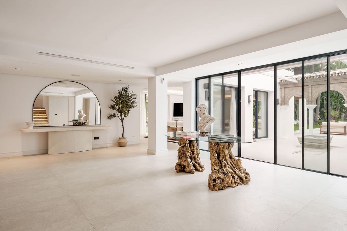 5 makuuhuone Huvila myytävänä paikassa Nueva Andalucia mukana uima-altaan - 7 800 000 € (Ref: 9964432)