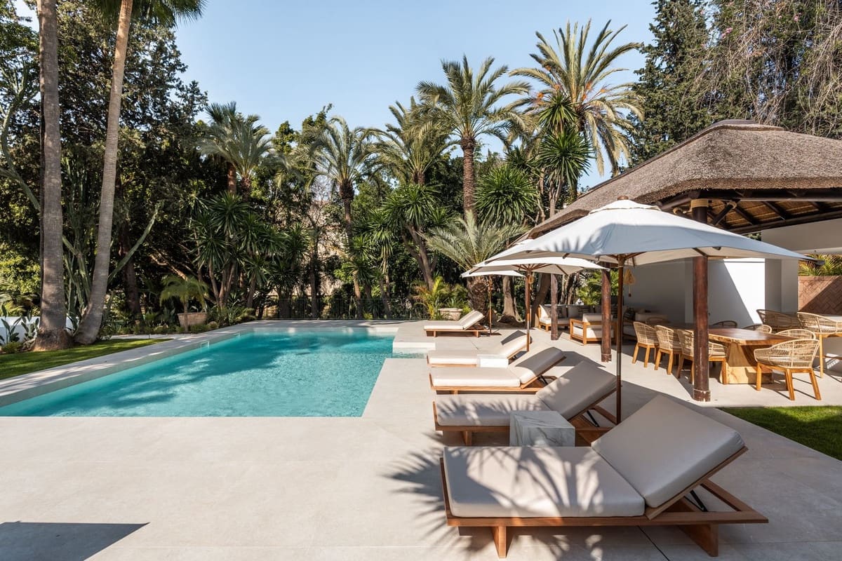 5 makuuhuone Huvila myytävänä paikassa Nueva Andalucia mukana uima-altaan - 7 800 000 € (Ref: 9964432)