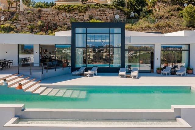 6 bedroom Villa for sale in Benahavís with pool - € 8,395,000 (Ref: 9969082)