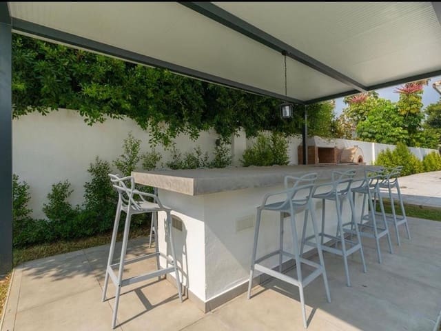 6 soveværelse Villa til salg i Nueva Andalucia, Marbella med swimmingpool - € 4.637.000 (Ref: 9983775)