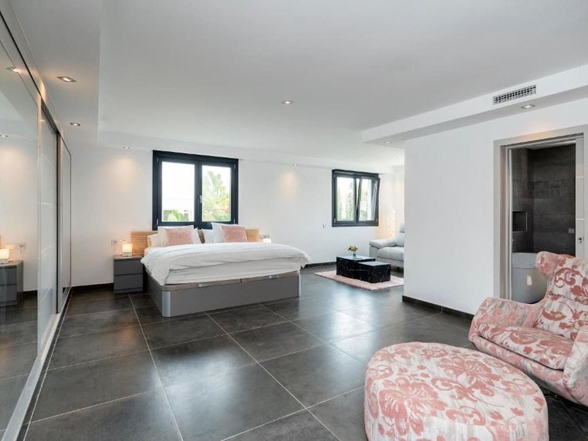 6 chambre Villa/Maison à vendre à Nueva Andalucia avec piscine - 4 637 000 € (Ref: 9983775)