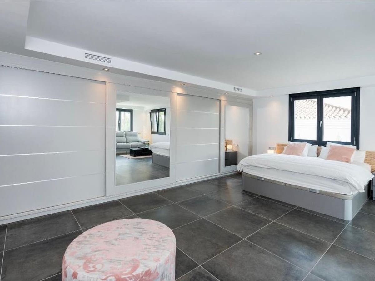 6 chambre Villa/Maison à vendre à Nueva Andalucia avec piscine - 4 637 000 € (Ref: 9983775)