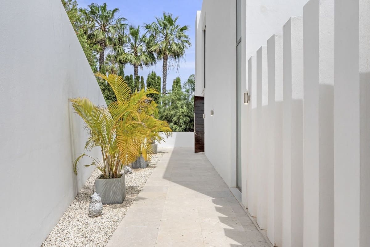 5 soverom Villa til salgs i Benahavis med svømmebasseng garasje - € 3 950 000 (Ref: 9995360)