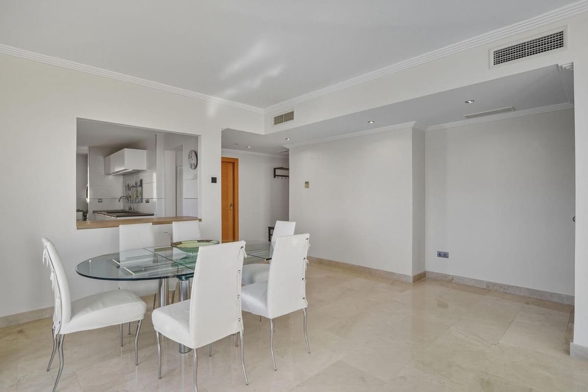 2 slaapkamer Penthouse te koop in Benahavis met zwembad garage - € 630.000 (Ref: 9995361)