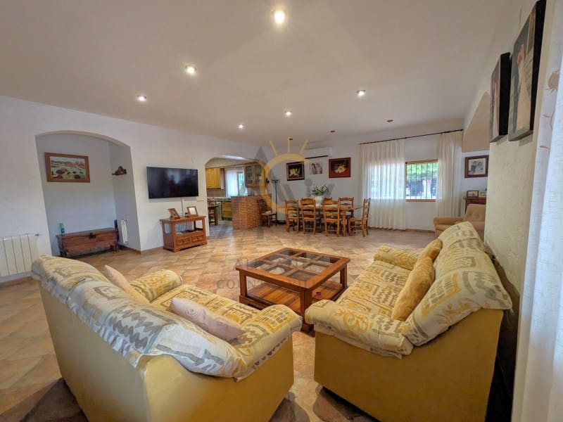 7 Zimmer Villa zu verkaufen in Novelda mit Pool Garage - 529.000 € (Ref: 10008866)