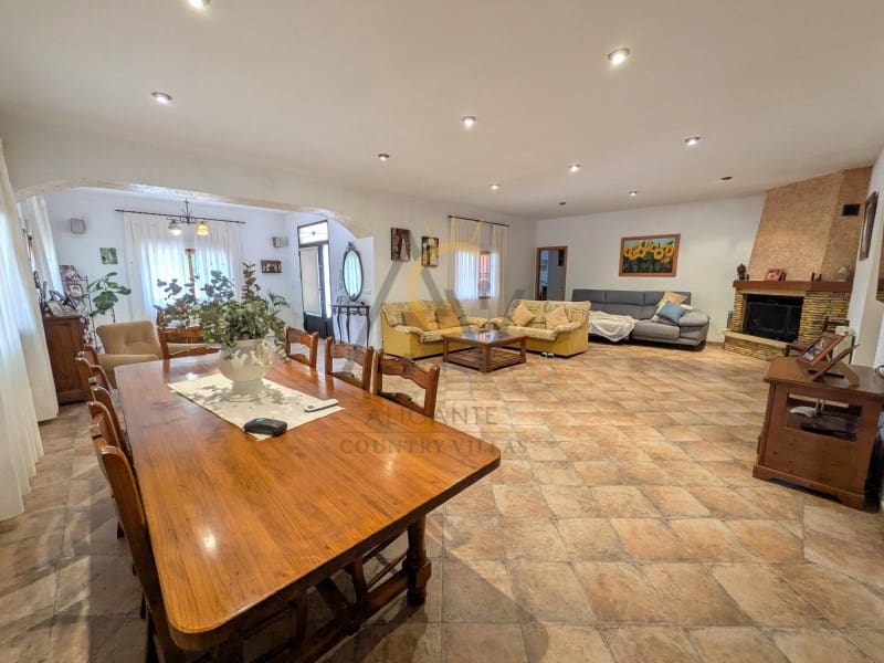 7 Zimmer Villa zu verkaufen in Novelda mit Pool Garage - 529.000 € (Ref: 10008866)