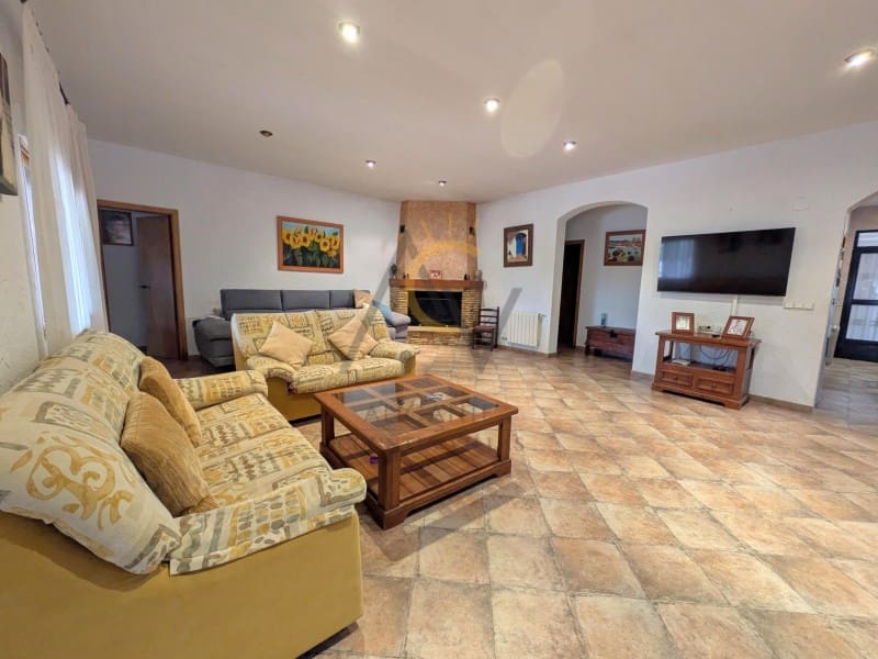 7 Zimmer Villa zu verkaufen in Novelda mit Pool Garage - 529.000 € (Ref: 10008866)